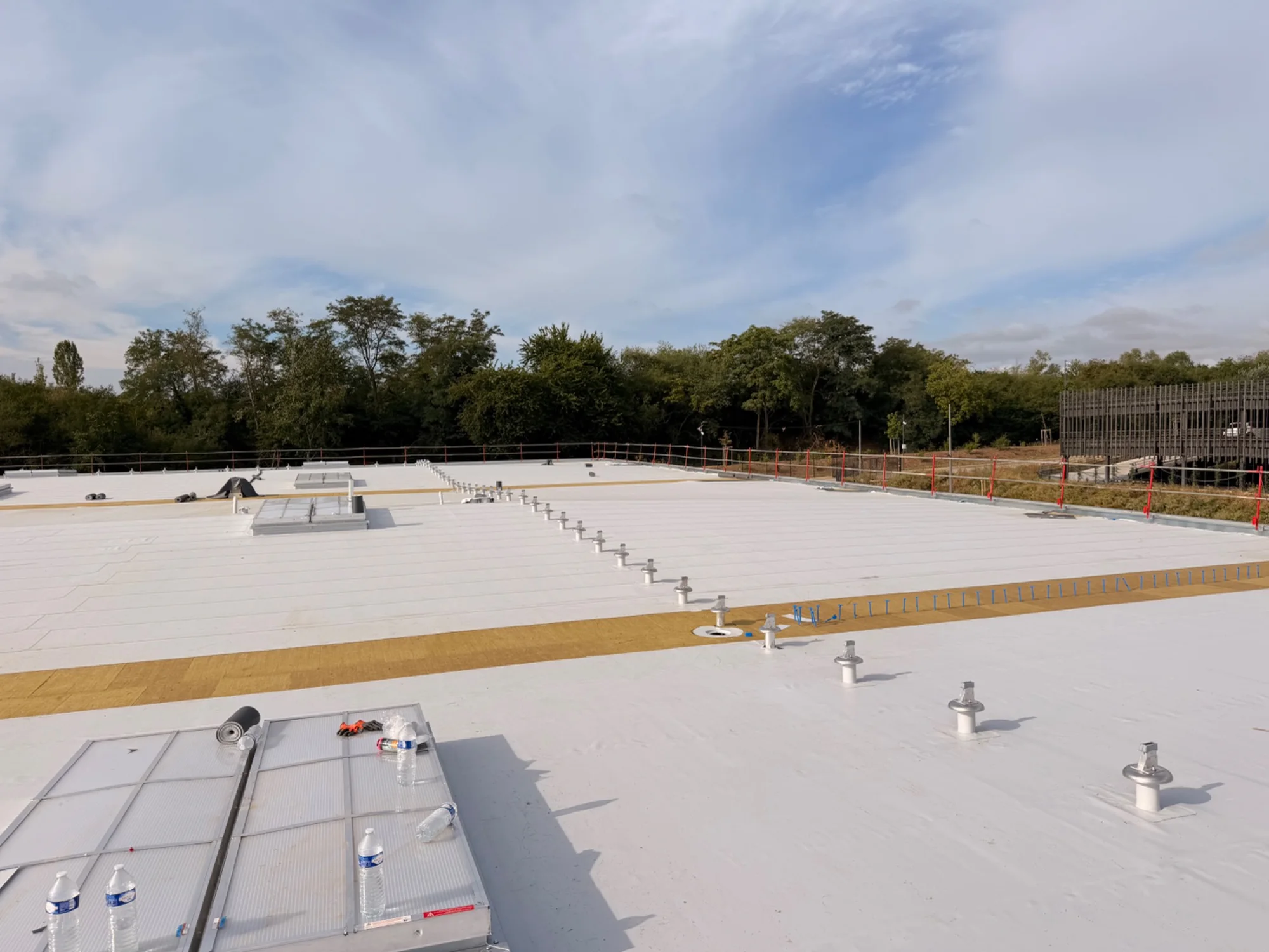 Avancement de l’étanchéité PVC sur le projet industriel à Cergy